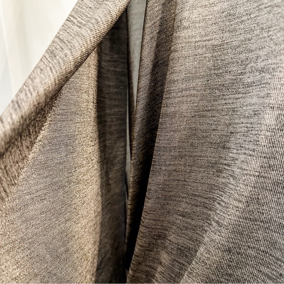 Jane and Delancey Women’s Size Large Draped Top Blouse Long Sleeve V-Neck - Picture 5 of 7